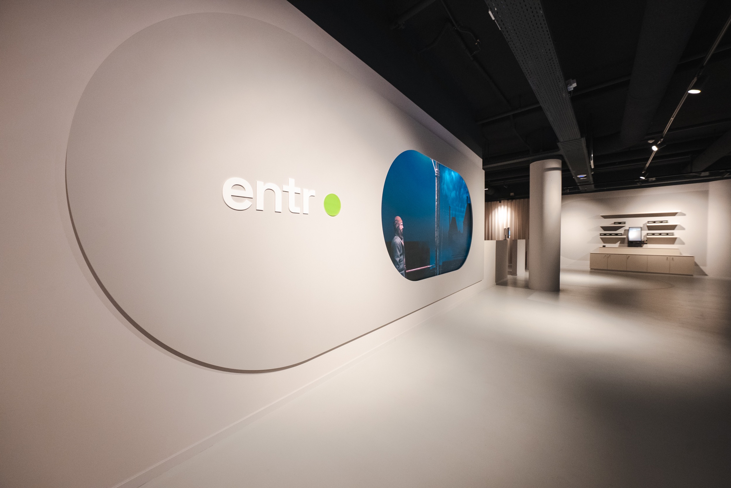 ENTR Onn lighting 1