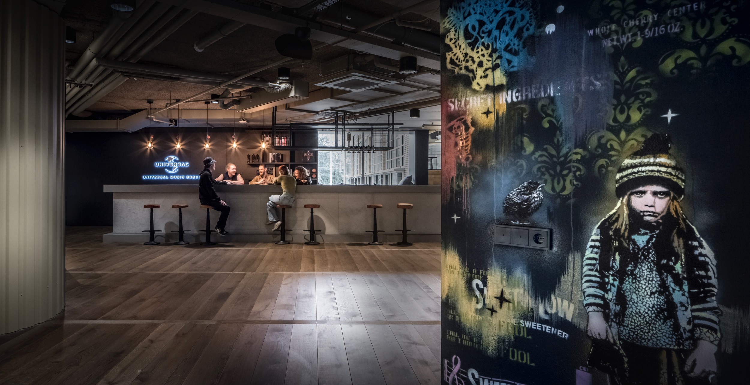 ONN Lighting Universal Music Group Casper Schwarz 3