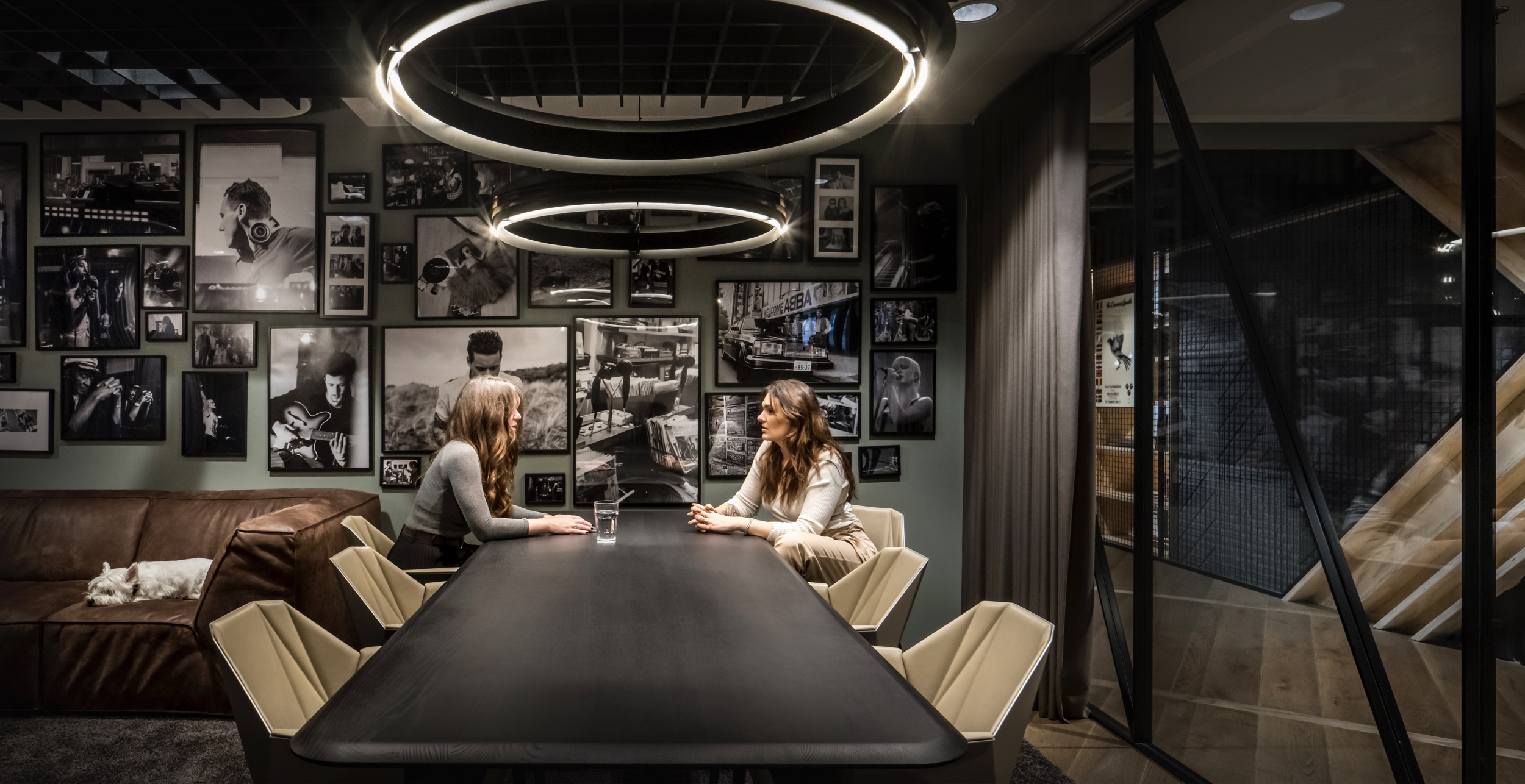 ONN Lighting Universal Music Group Casper Schwarz 4