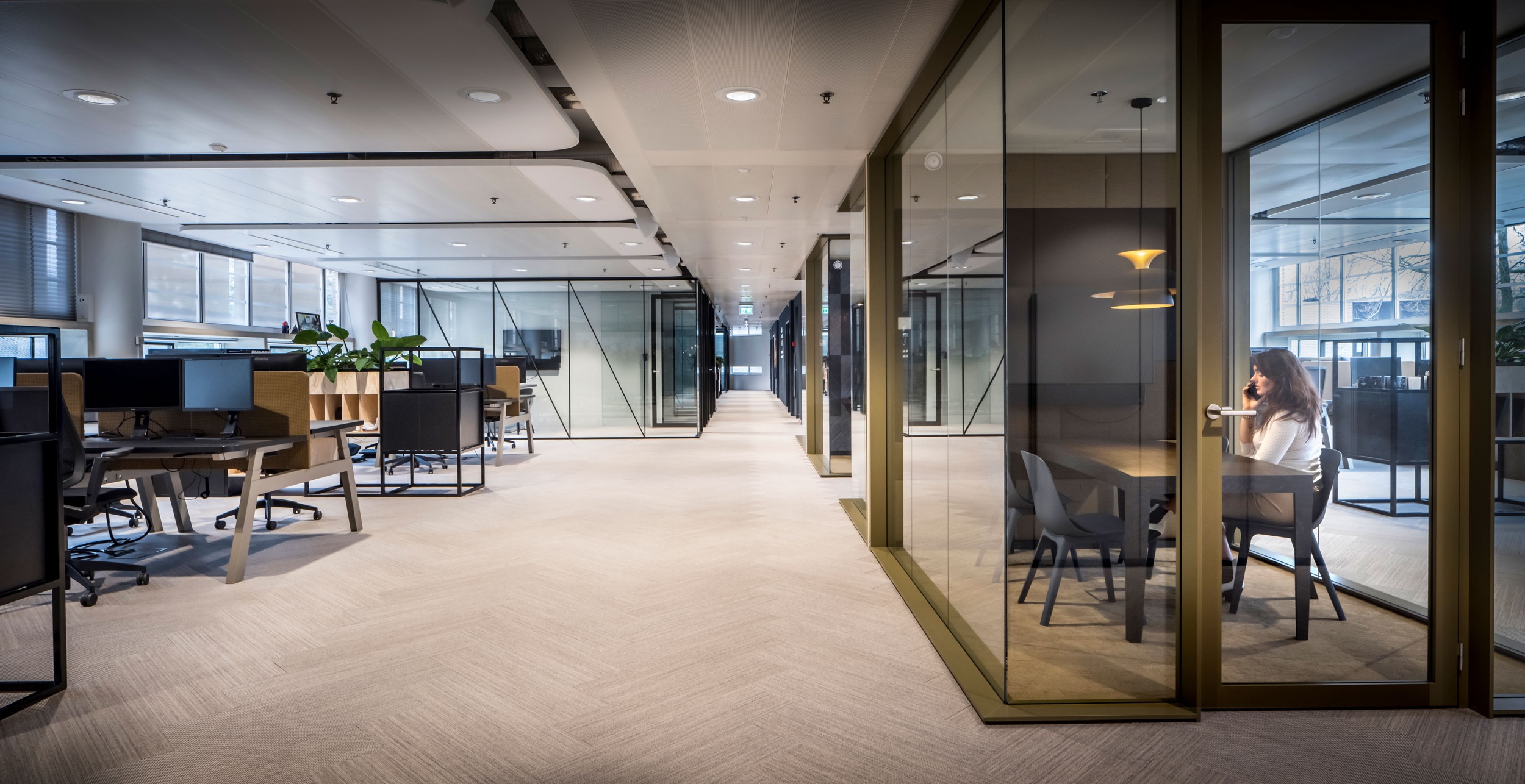 ONN Lighting Universal Music Group Casper Schwarz 8