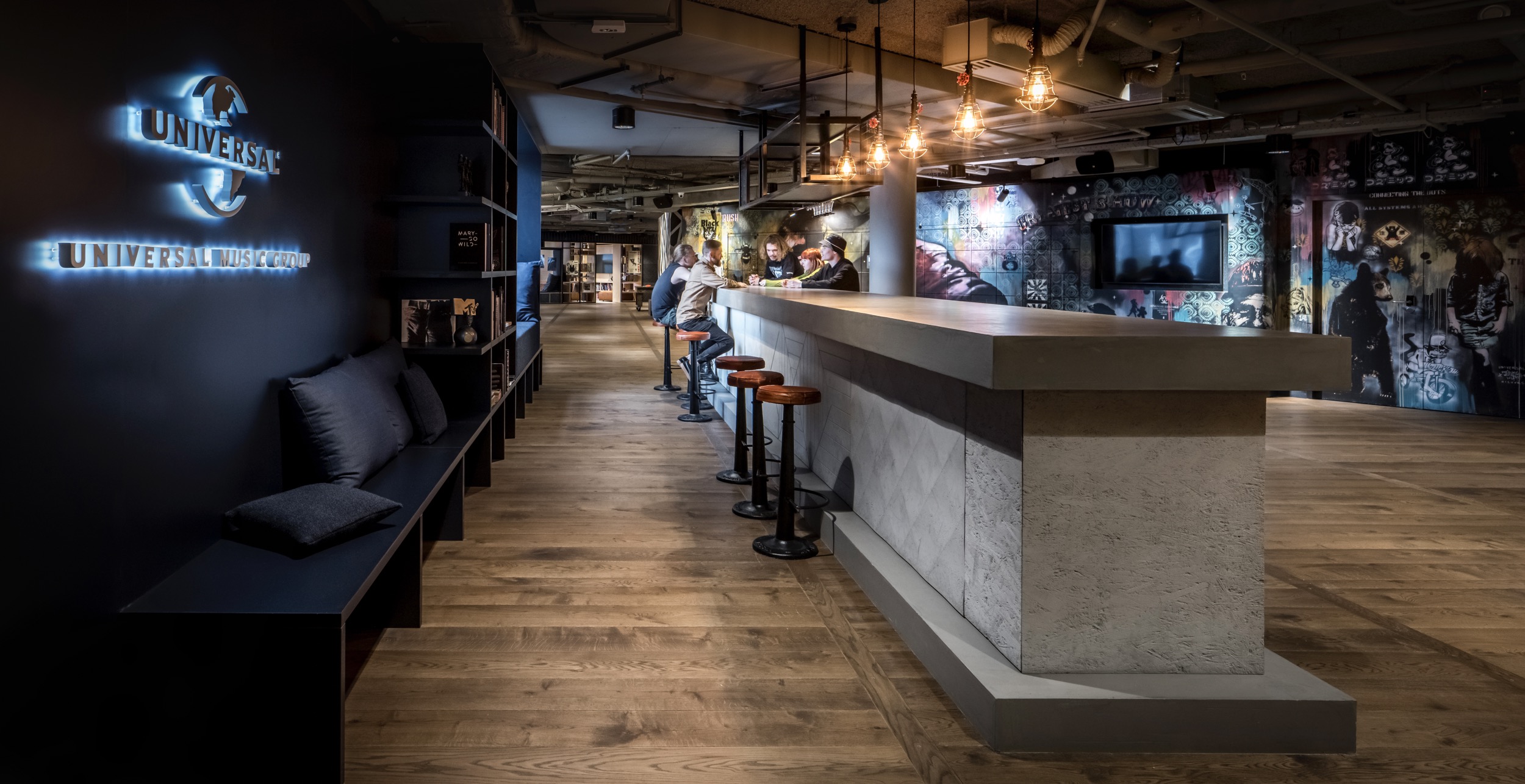 ONN Lighting Universal Music Group Casper Schwarz 9