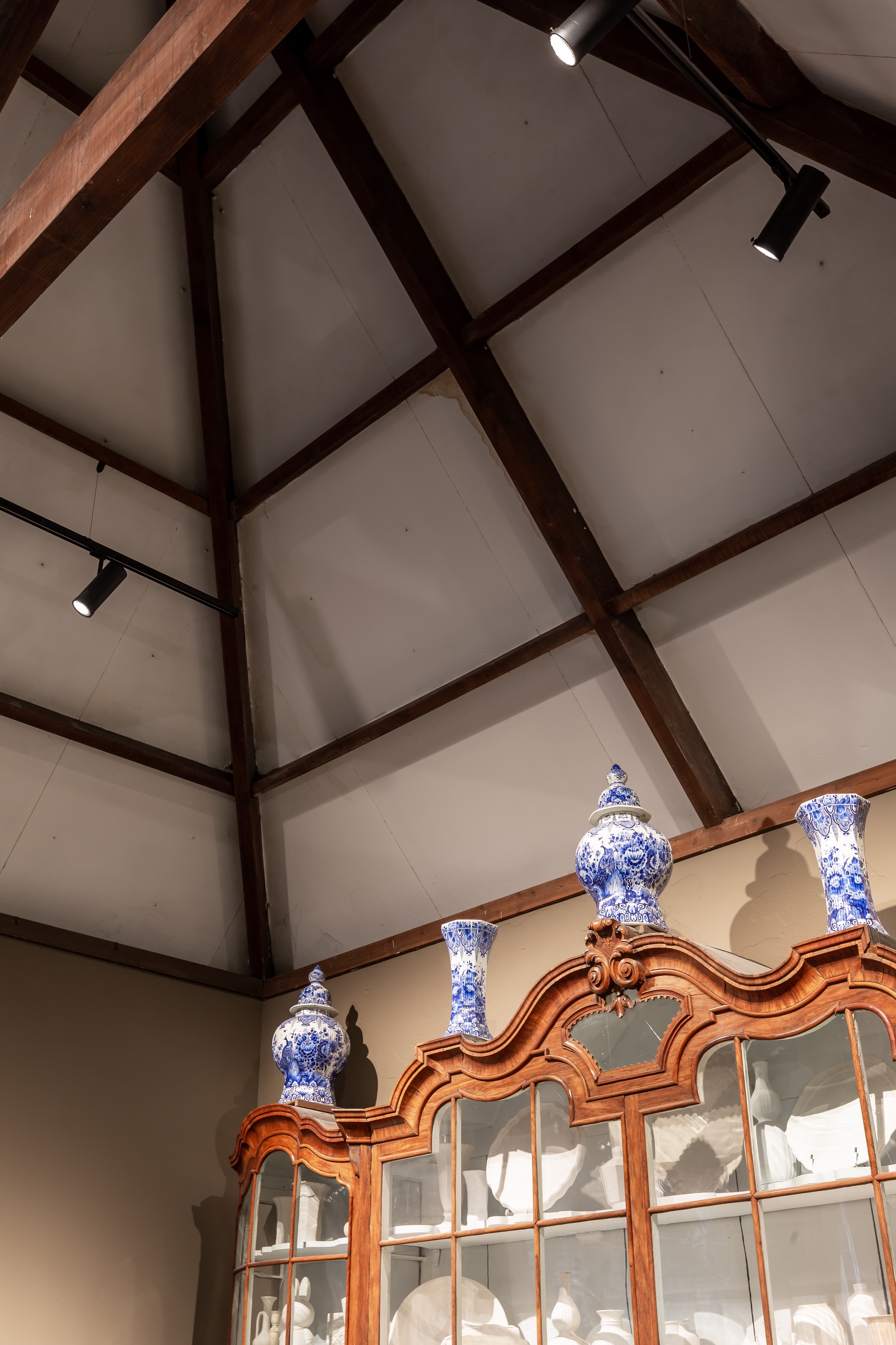 Royal_Delf_Museum_Delft_22-onn-lighting