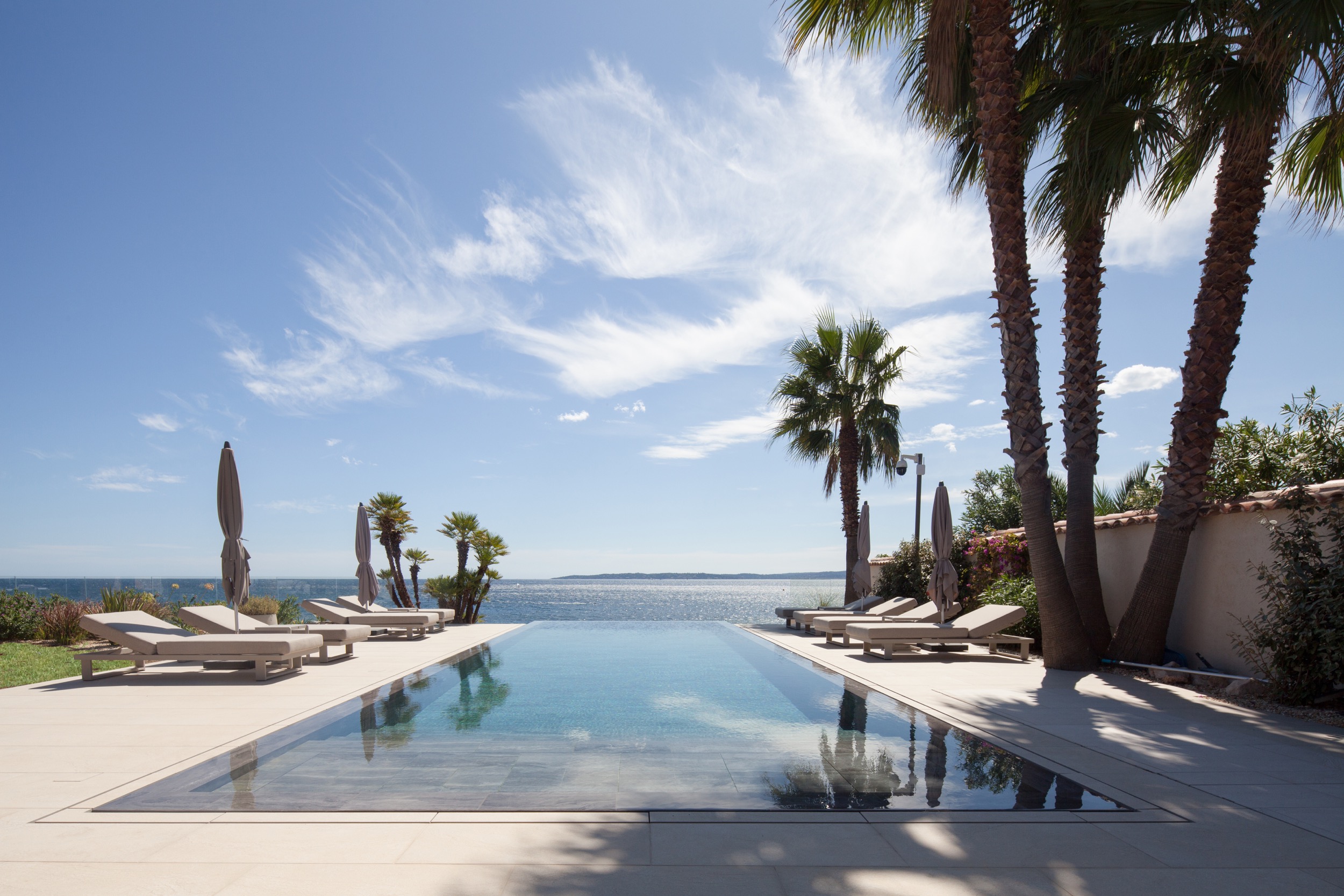 Vila Soleil Onn Lighting 11