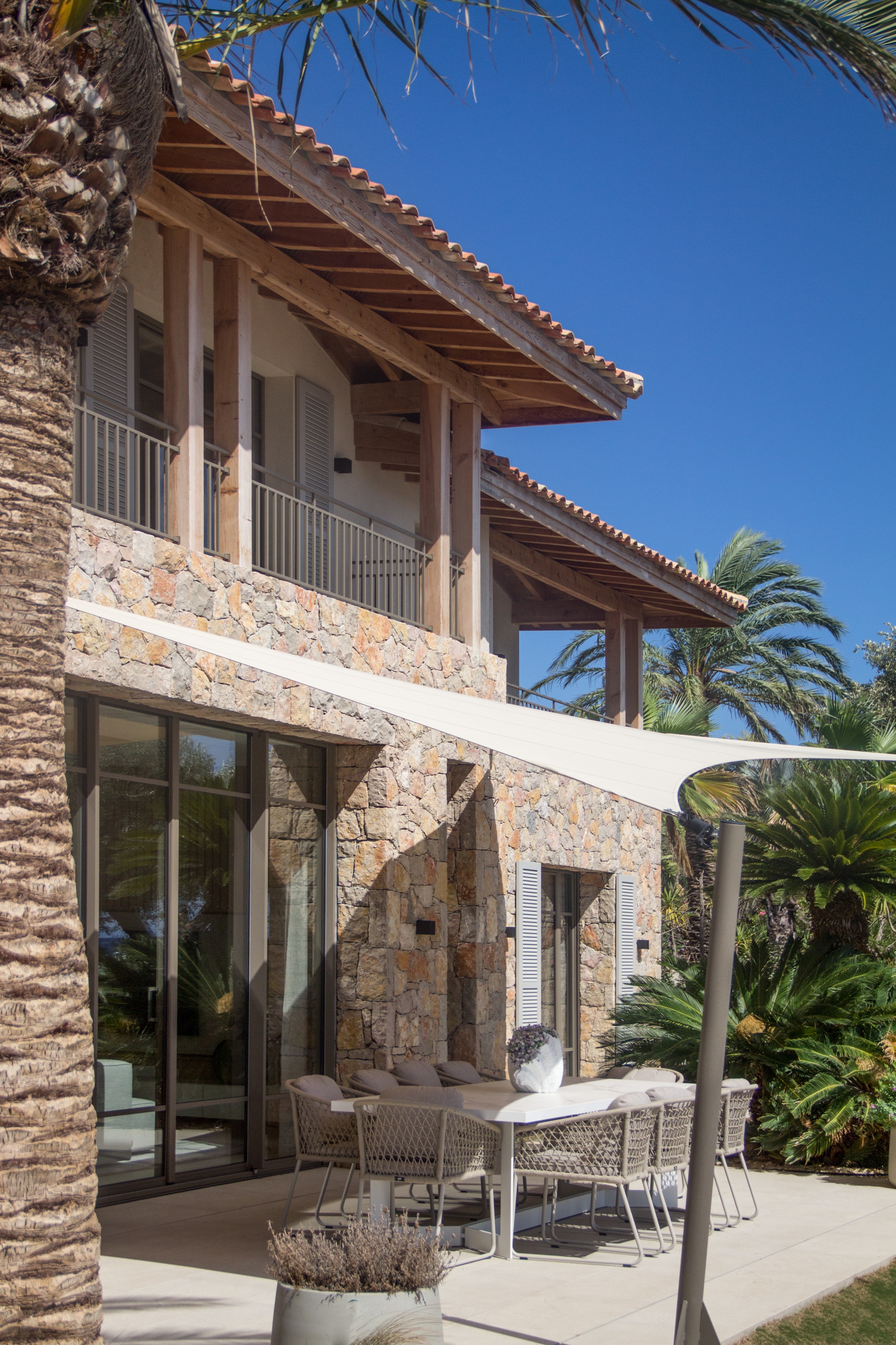 Vila-Soleil-Onn-Lighting-3