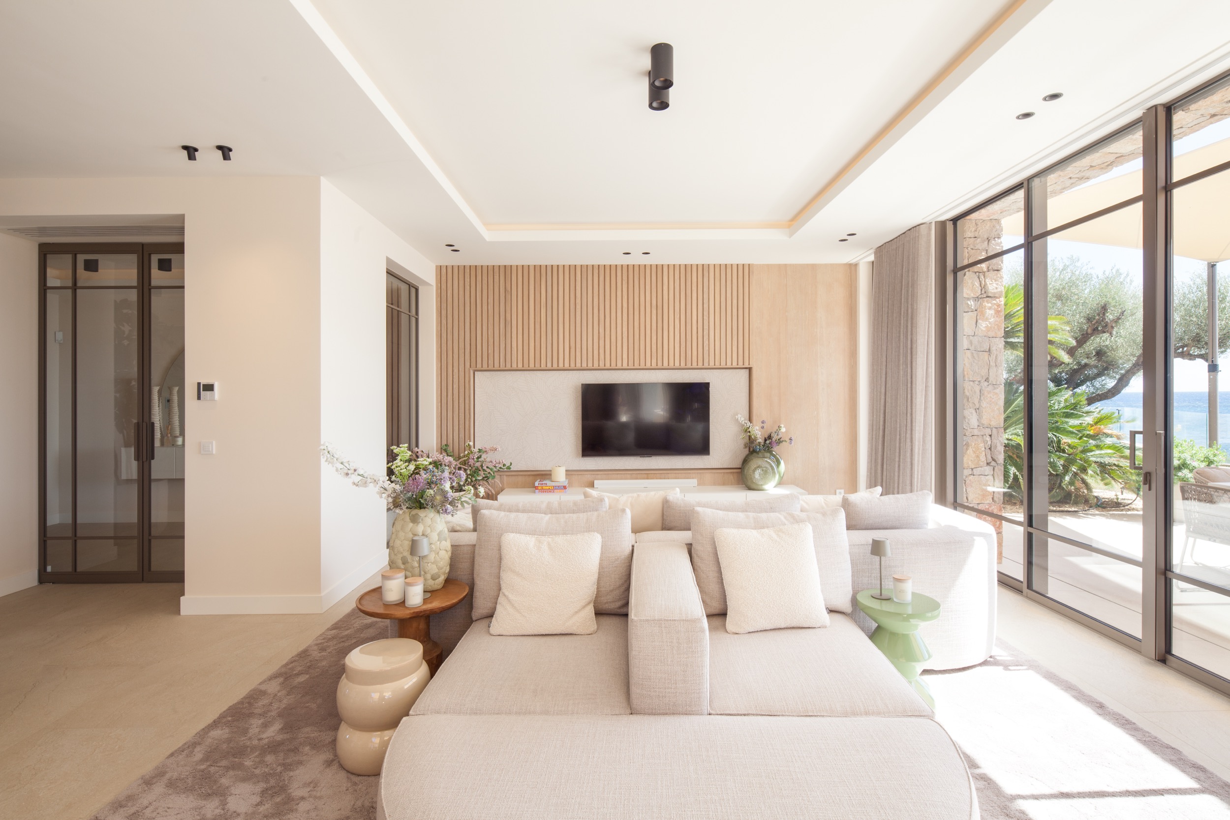 Vila Soleil Onn Lighting 9