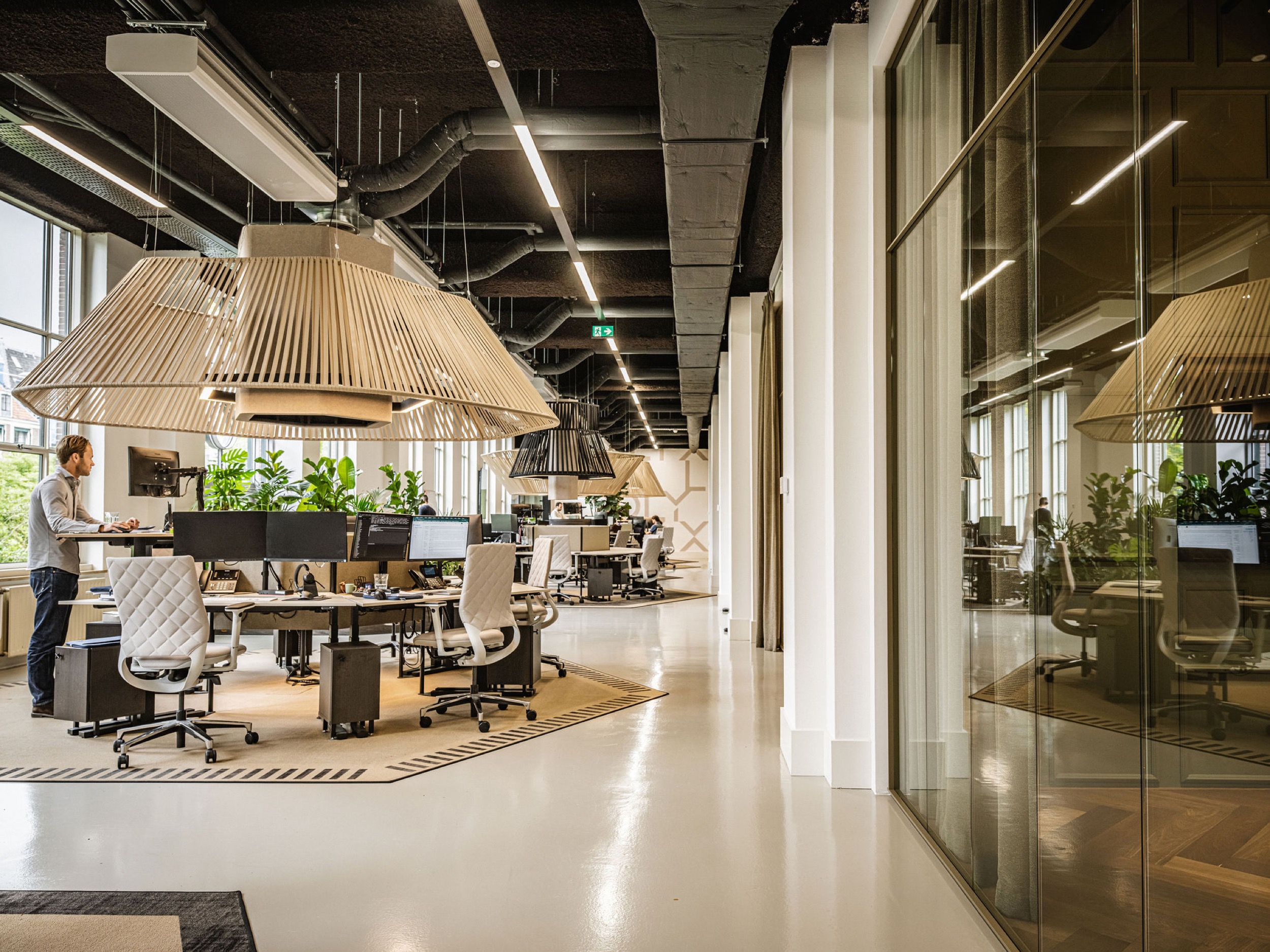 olyx office space onn lighting 8